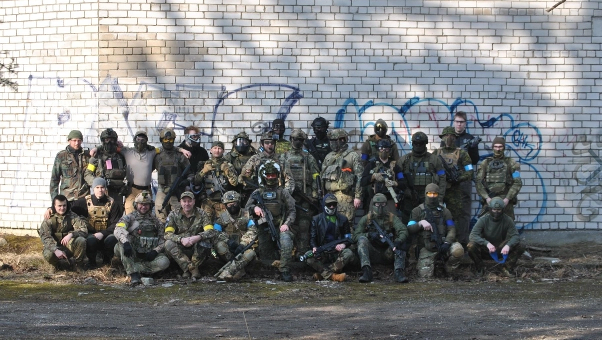 Airsoft varustus ja relv mänguväljal