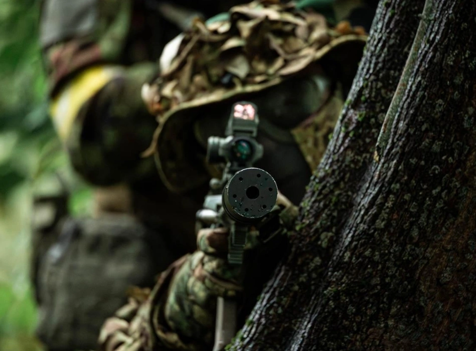 Airsoft sõjaline simulatsioon metsas