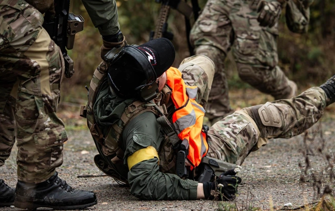 Meeskonnatöö airsoft mängu ajal